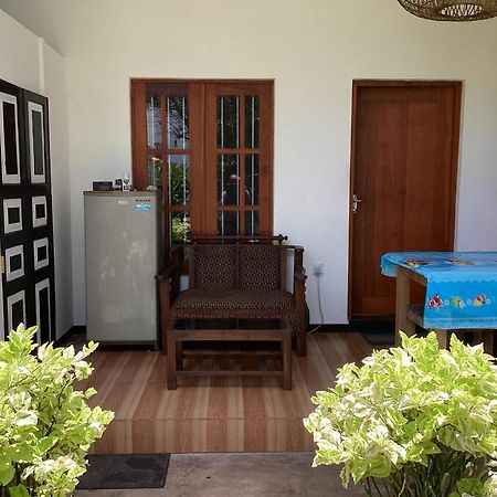 Aroma Guest House มิริสซา ภายนอก รูปภาพ
