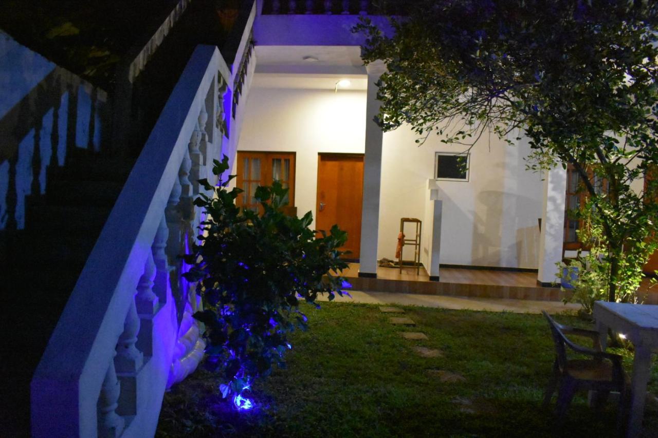 Aroma Guest House มิริสซา ภายนอก รูปภาพ