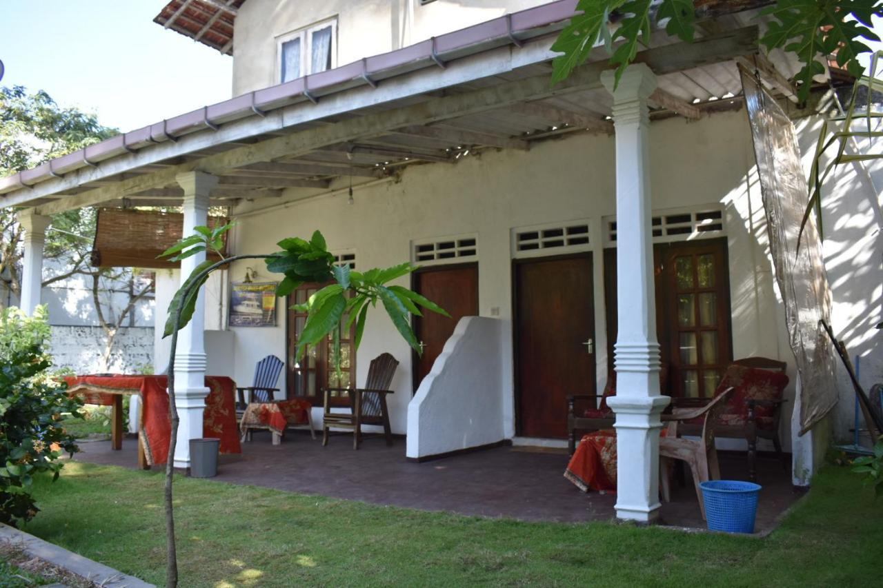 Aroma Guest House มิริสซา ภายนอก รูปภาพ