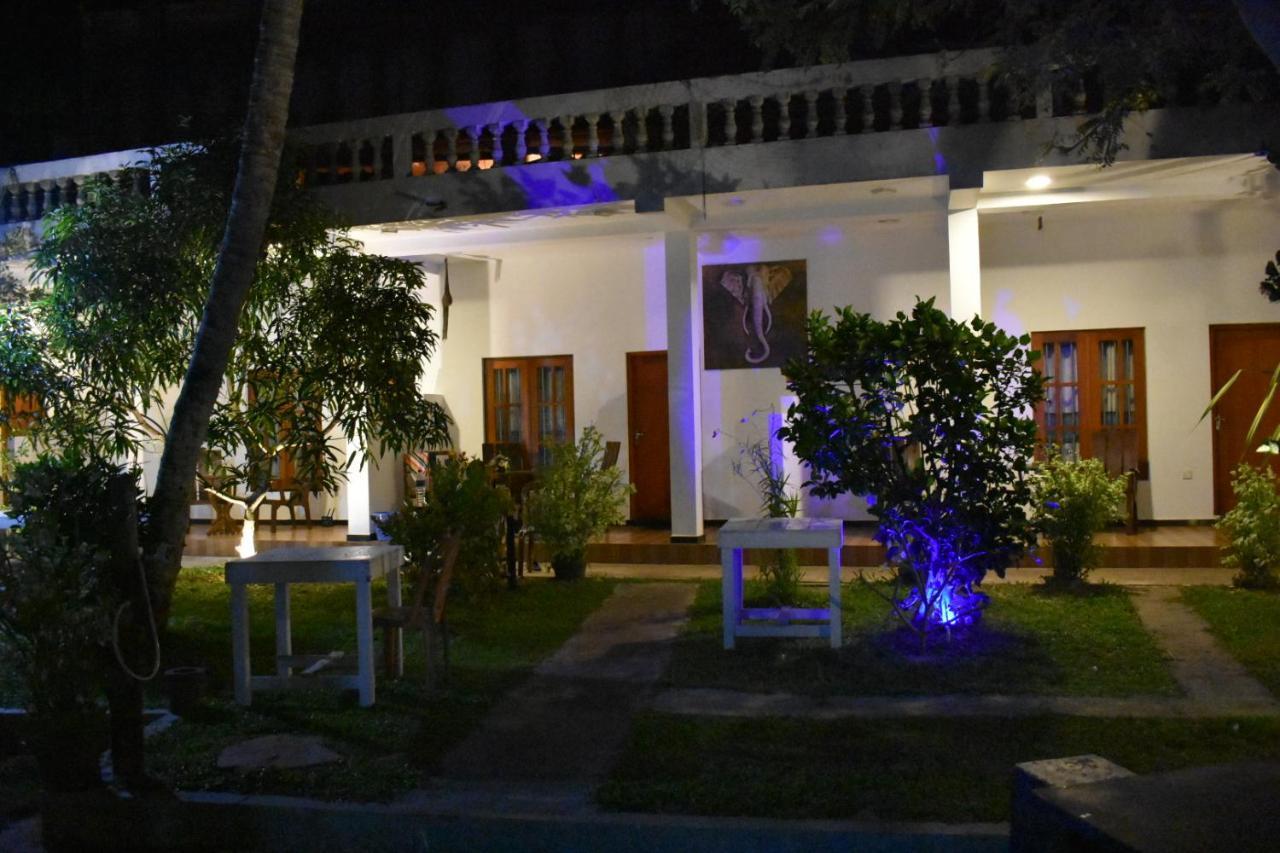 Aroma Guest House มิริสซา ภายนอก รูปภาพ