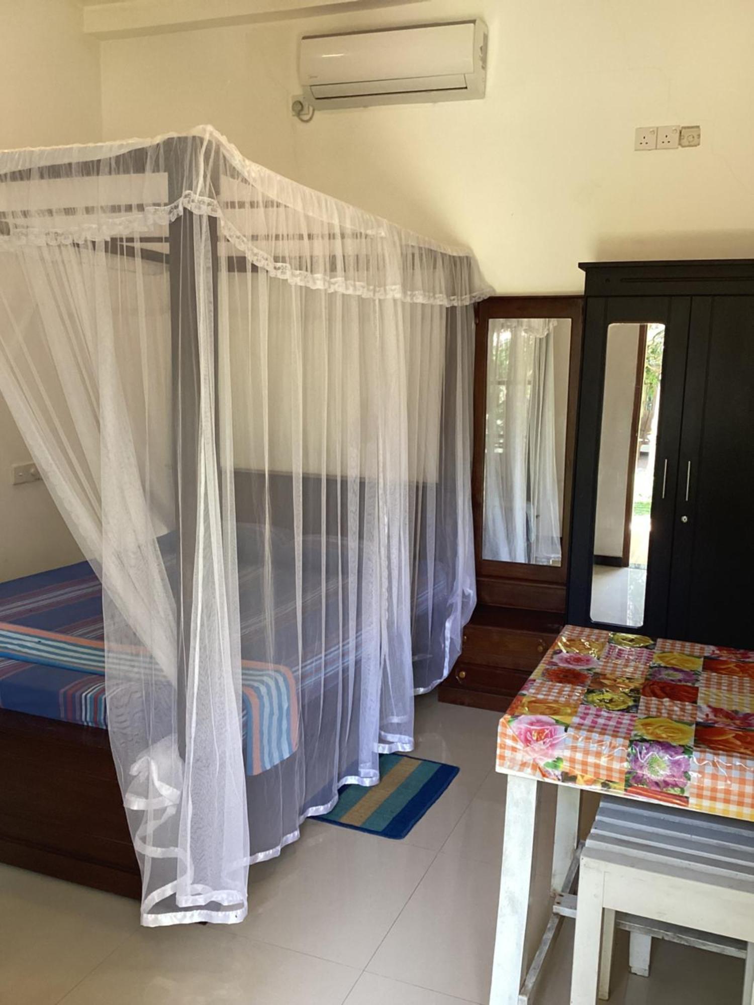 Aroma Guest House มิริสซา ภายนอก รูปภาพ